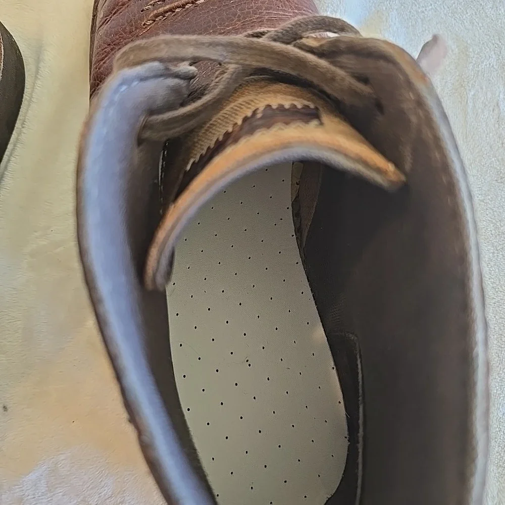 Clarks Men's Brown Leather Chukka‎ Boots Pebbled Leather Design Size 11M
